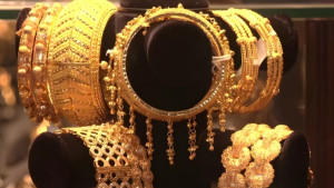 ৬ ঘণ্টার ব্যবধানে আরও কমল সোনার দাম