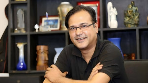 আসিফ আকবরের নামে থানায় জিডি