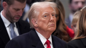 ‘যেভাবেই হোক’ হরমুজ প্রণালী ‘দখলমুক্ত’ করবে যুক্তরাষ্ট্র: ট্রাম্প