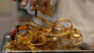 ঈদের আগে সোনার দামে বড় পতন