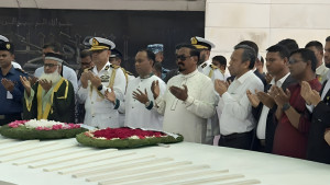 শহীদ জিয়া-খালেদা জিয়ার সমাধিতে স্পিকার ও ডেপুটি স্পিকারের শ্রদ্ধা