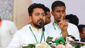 মুখ বন্ধ করতে চাইলে ঘরে ঘরে পাটওয়ারী তৈরি হবে: নাহিদ