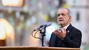 প্রেসিডেন্টসহ ৩ জন অন্তর্বর্তী সময় তত্ত্বাবধান করবেন: ইরান