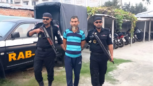 পেট্রোল পাম্প ম্যানেজারকে হত্যায় অভিযুক্ত ট্রাকচালক গ্রেপ্তার