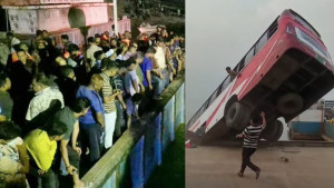 পদ্মায় বাস পড়ে ২ জনের মৃত্যু, উদ্ধারকাজ চলছে