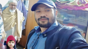 গাছের সঙ্গে গাড়ির ধাক্কা, বাবা-মেয়েসহ ব্যবসায়ী নিহত