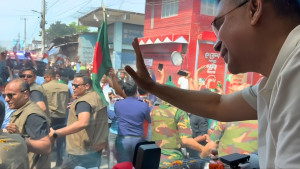 সৈয়দপুর থেকে দিনাজপুরের পথে প্রধানমন্ত্রী