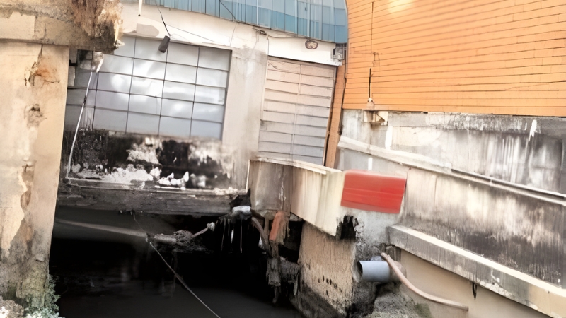 ময়মনসিংহ সিটিতে খালের ওপর ১২ তলা ভবন