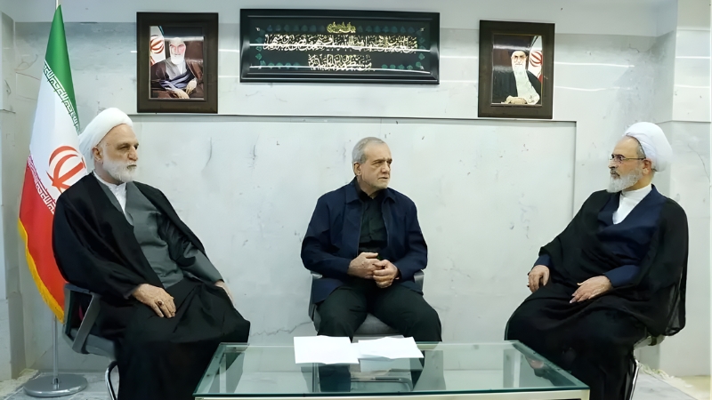 যুক্তরাষ্ট্রকে সহায়তা না করলে প্রতিবেশী দেশগুলোতে ‘হামলা চালাবে না’ ইরান