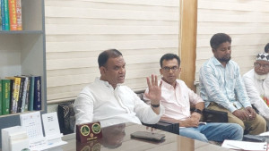 শিক্ষাপ্রতিষ্ঠানে গরুর হাট না বসানোর নির্দেশ দিলেন হুইপ