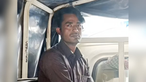 মেয়েকে ধর্ষণের অভিযোগে বাবা গ্রেপ্তার