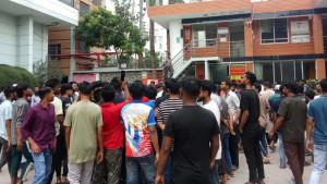 স্টোর রুমে মিলল এজিএমের ঝুলন্ত মরদেহ