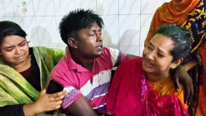 ট্রাকের চাকায় পিষ্ট হয়ে প্রাণ গেল গৃহবধূর