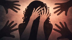 খাবার কিনে দেওয়ার প্রলোভনে স্কুলছাত্রীকে ধর্ষণের অভিযোগ