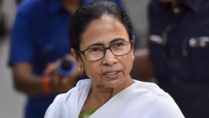 ধর্মীয় অনুভূতিতে আঘাতের অভিযোগে মমতার বিরুদ্ধে মামলা