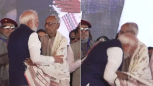 শুভেন্দুর শপথে ৯৭ বছরের এক ব্যক্তির পায়ে মোদির হাত, কে তিনি
