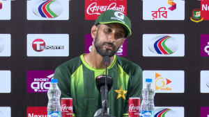 বাংলাদেশের কাছে হেরে মেজাজ হারালেন পাকিস্তান অধিনায়ক