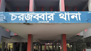 মায়ের সামনেই শিশুর করুণ মৃত্যু