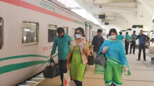 ঈদে নারীদের জন্য ট্রেনে আলাদা কামরা বরাদ্দের নির্দেশনা হাইকোর্টের