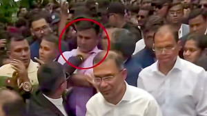 ছাত্রদল নেতাকে এসএসএফ সদস্যের গলাধাক্কার বিষয়ে যা জানা গেল