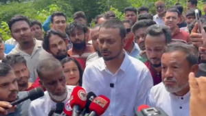 সীমান্ত রক্ষা করতে না পারলে সরকার ভুয়া জাতীয়তাবাদী: নাসীরুদ্দীন পাটওয়ারী