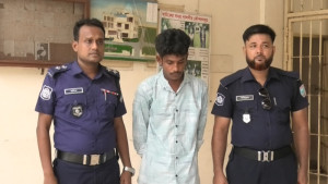 সাহায্যের কথা বলে ডেকে নিয়ে ৭১ বছর বয়সী বৃদ্ধাকে ধর্ষণ, যুবক গ্রেপ্তার