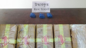 পালাল সিএনজিচালক, বাজারের ব্যাগে মিলল ৫০ হাজার ইয়াবা