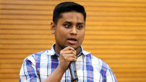 ১০ কোটি টাকা নেওয়ার বিষয়ে যা বললেন হাসনাত