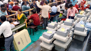 কার দখলে পশ্চিমবঙ্গের মসনদ, জানা যাবে আজ