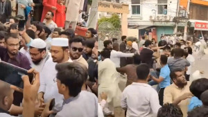 নাসীরুদ্দীন পাটওয়ারীর ওপর হামলার ঘটনায় মামলা