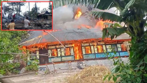 মাদক কেনার টাকা না পেয়ে নিজ বাড়িতে অগ্নিসংযোগ, গ্রেপ্তার যুবক